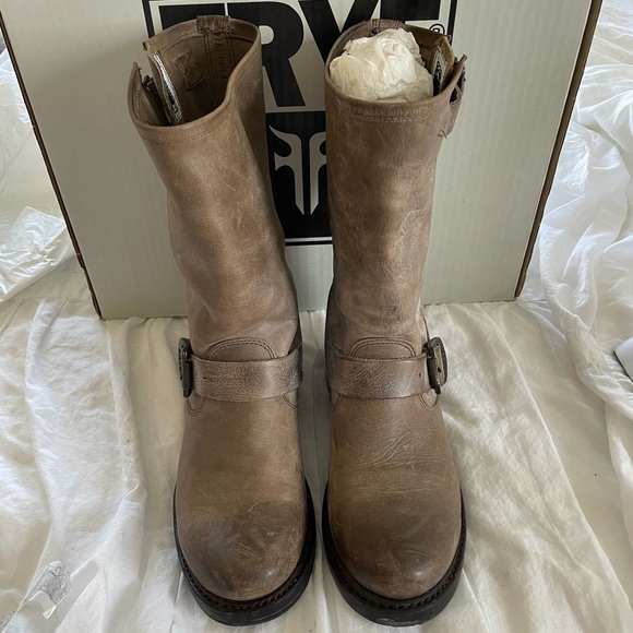 FRYE Veronica Short Boot - Picture 8 of 9